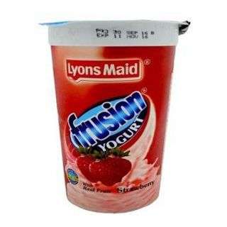 Lyons Maid Frusion Yoghurt Strawberry With Real Fruit 500 ml