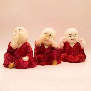 Set Of 3 Buddhas Wearing Maroon